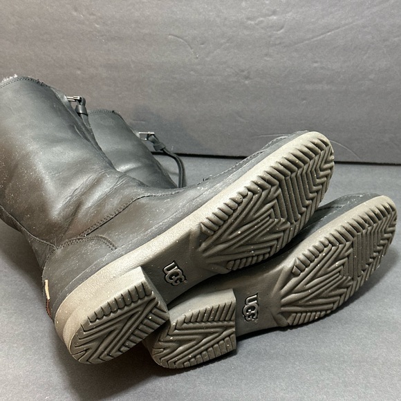 UGG Waterproof Leather Winter Boots (Size 8 US) - Picture 7 of 9